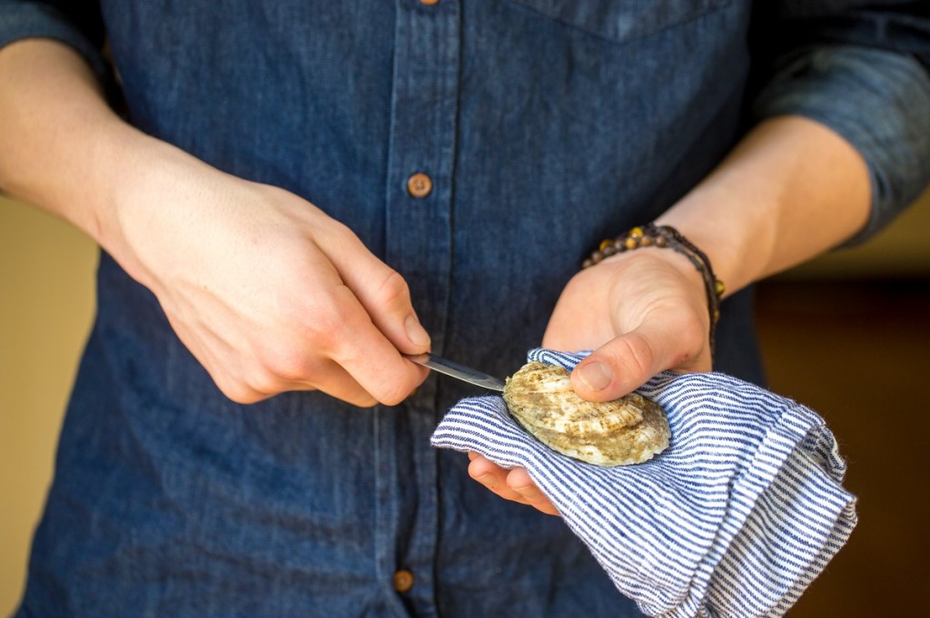 Using an Oyster Knife