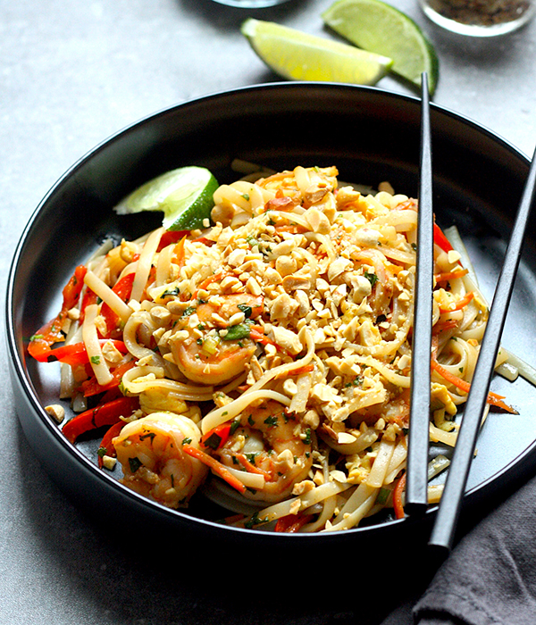 Shrimp Pad Thai in Bowl