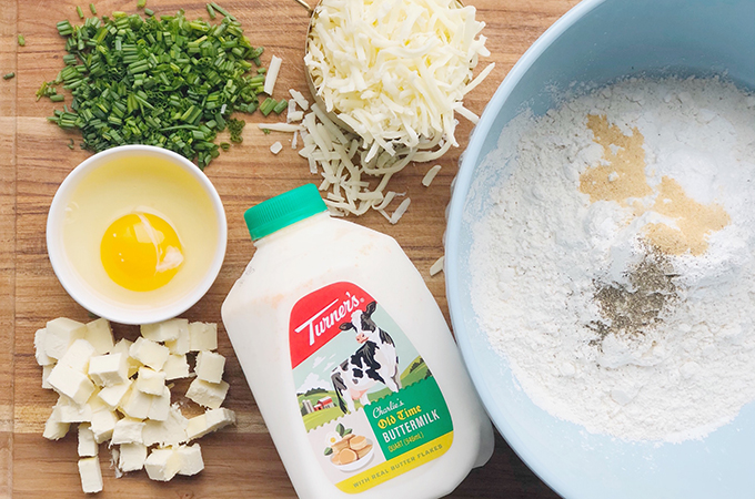 Heinen's Fondue Cheese & Chive Scones Ingredients