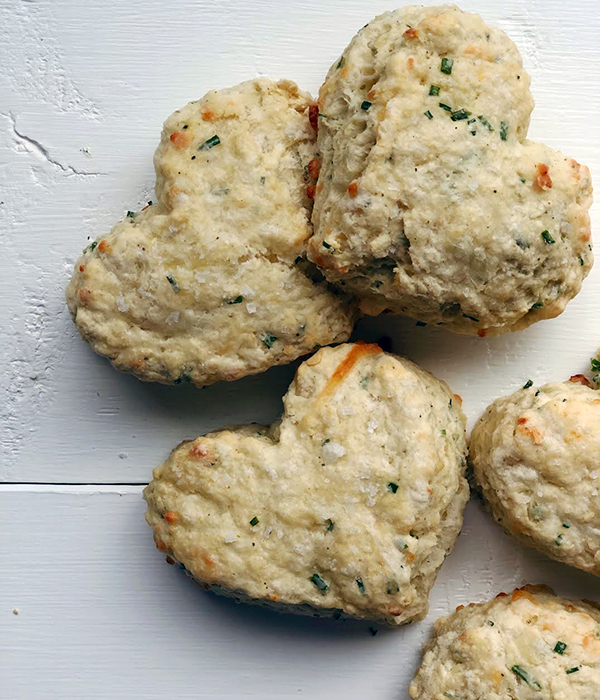 Heinen's Fondue Cheese & Chive Scones 