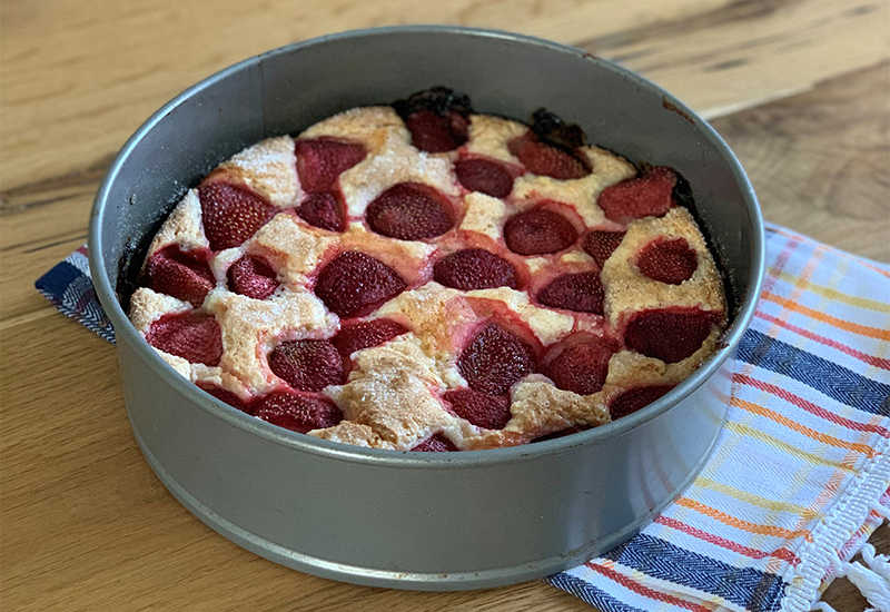 Summer Strawberry Cake