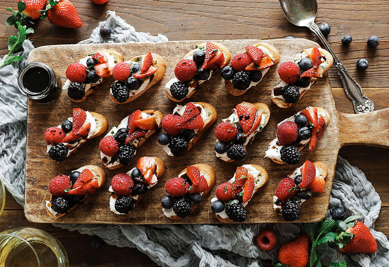 Fresh Berry and Goat Cheese Bruschetta