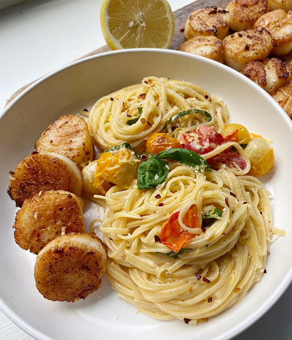 Garlic Butter Scallop Linguine