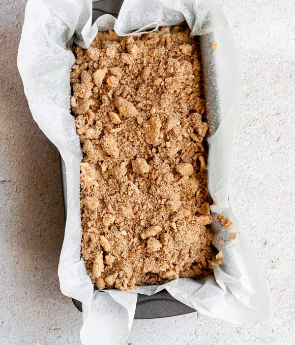 Cinnamon Apple Crumble Loaf Cake