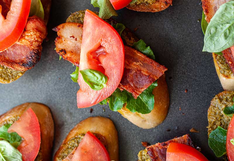 BLT Pesto Crostini Bites