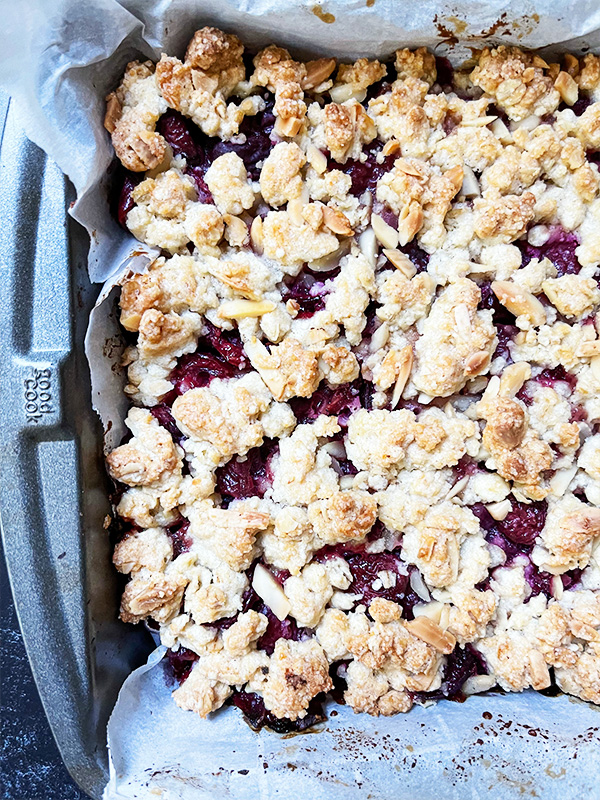 Sour cherry almond bars