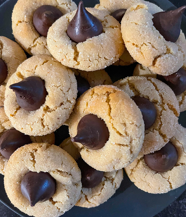 Peanut Butter Blossom Cookies