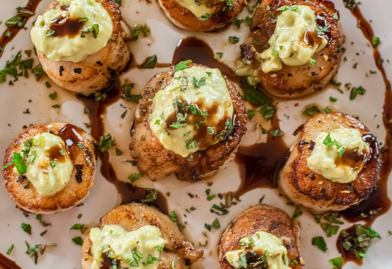 Seared Scallops with Avocado Sauce