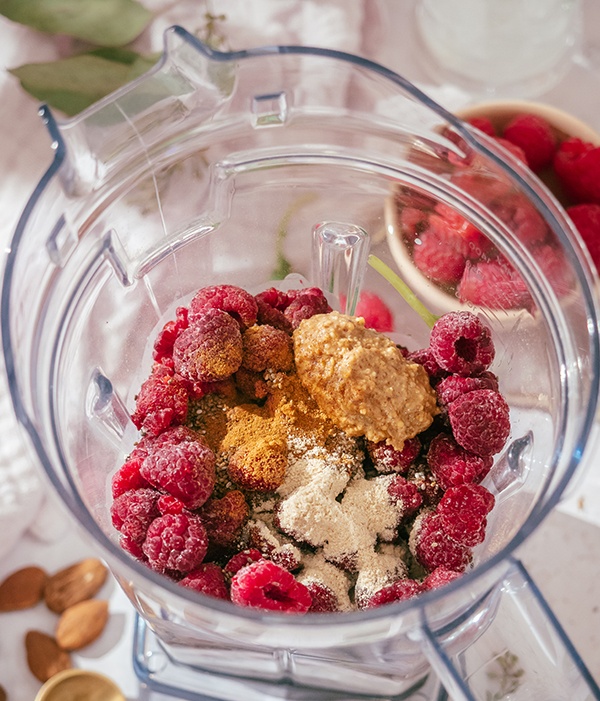Mushroom Powder Shake ingredients in a blender