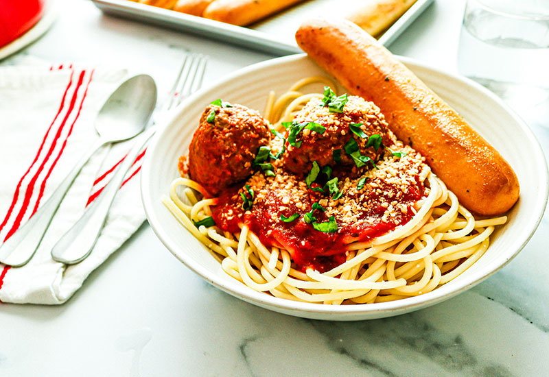 Spaghetti and Meatballs with Garlic Bread